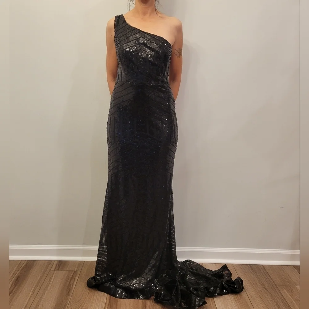 Black sequin one shoulder gown with train size small - Picture 6 of 6